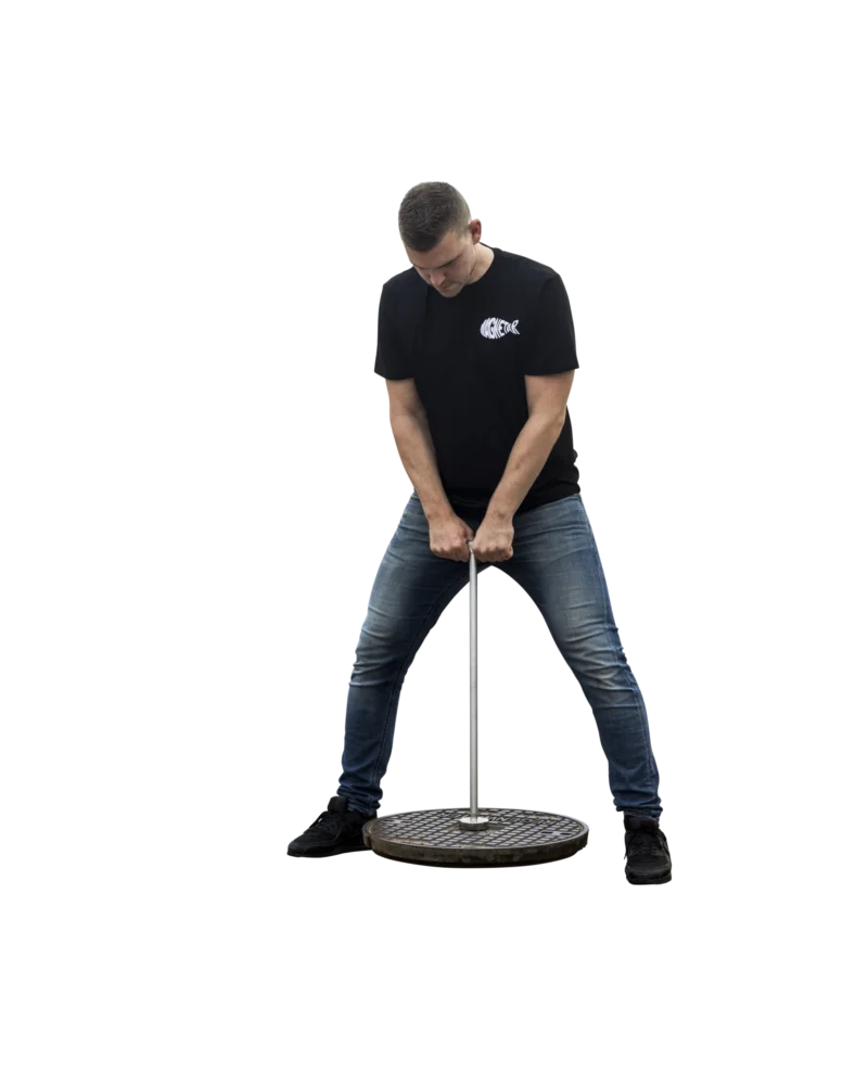 Productfoto van een putdeksellifter, gebruikt om putdeksels mee te tillen, magneet inclusief haak