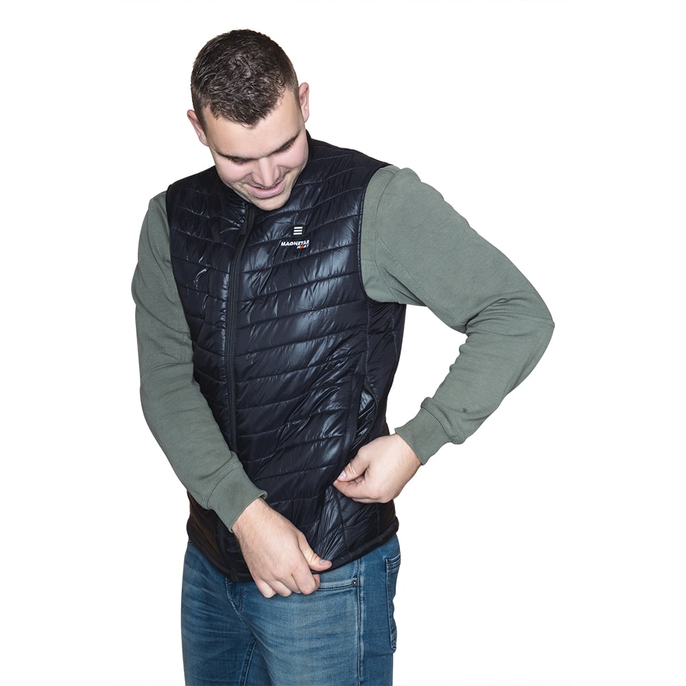 Deze verwarmde bodywarmer heeft handige zakken