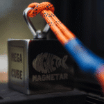 Magnetar Mega Cube 360° neodymium vismagneet met oranje touw, extreem sterke trekkracht en robuuste blokvorm voor professioneel magneetvissen.