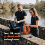 Lifestyleafbeelding van Cube vismagneet set met touw, handschoenen en beschermkoffer, geschikt voor beginners en ervaren magneetvissers.